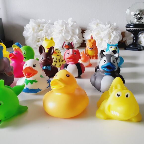 Duck and Assorted Figurines Bundle 26 pcs GUC - Picture 15 of 16